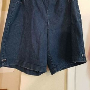 Woman's 2x croft and barrow denim shorts